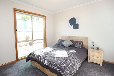 Tee Off Milura - Accommodation NSW 3