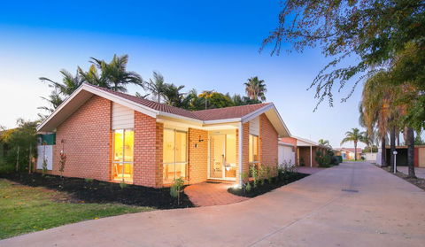 Tee Off Milura - Accommodation NSW 1