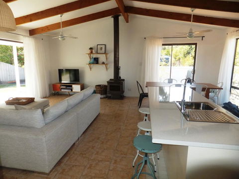 TERRIFIC ON TAMARA CRESCENT - Accommodation NSW 2
