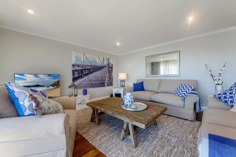 The Anchorage, Unit 12/9 Laman Street - Accommodation NSW 1