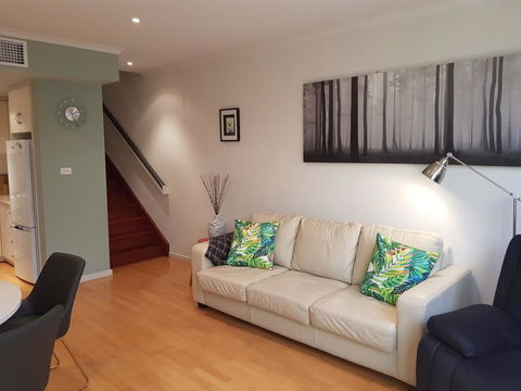The Artisan - 3BR House In The City - Accommodation NSW 2