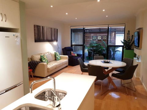 The Artisan - 3BR House In The City - Accommodation NSW 0