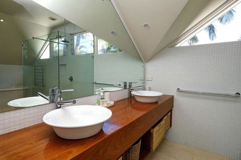 THE BEACH HOUSE - Accommodation NSW 0