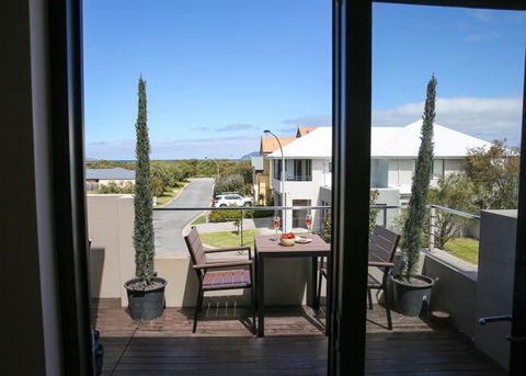 The Beach House At Bayside - Accommodation NSW 1