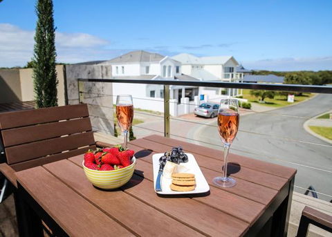 The Beach House At Bayside - Accommodation NSW 0