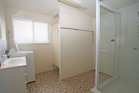The Beach House In Berrara - Accommodation NSW 3