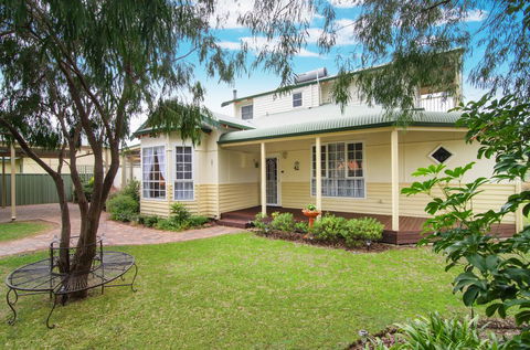 The Beach Retreat - Accommodation NSW 2