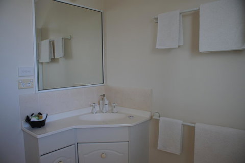 Shearwater Cottages - Accommodation NSW 10