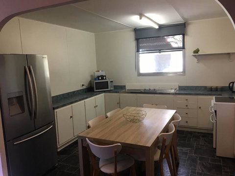 Harvey House - Accommodation NSW 8