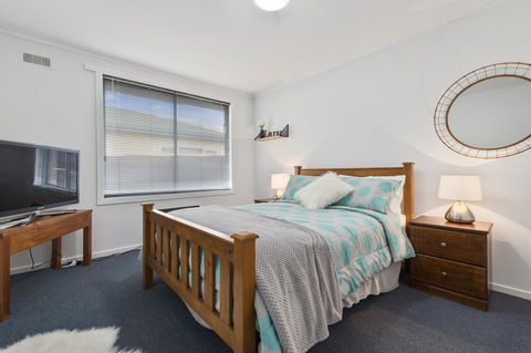 Elkie Villa - 2 Bedroom Unit - Burnie - Accommodation NSW 1