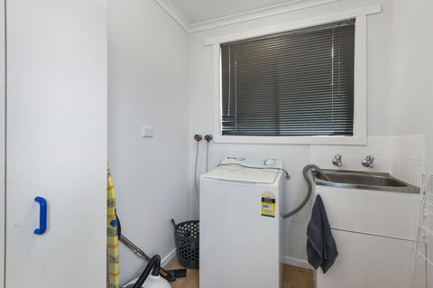 Elkie Villa - 2 Bedroom Unit - Burnie - Accommodation NSW 7