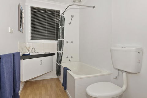 Elkie Villa - 2 Bedroom Unit - Burnie - Accommodation NSW 6