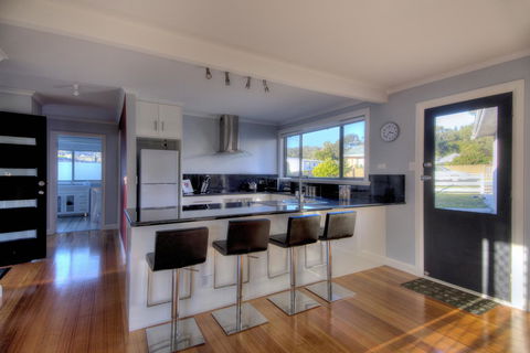 Muirs Beach Retreat - Accommodation NSW 2
