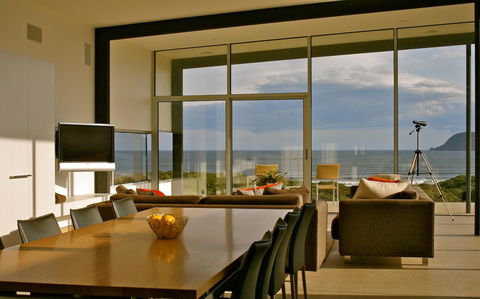 Cloudy Bay Beach House - Accommodation NSW 1