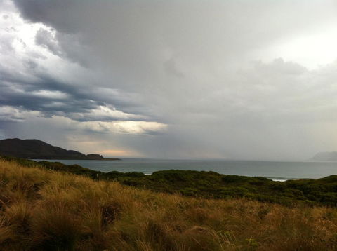 Cloudy Bay Beach House - Accommodation NSW 41