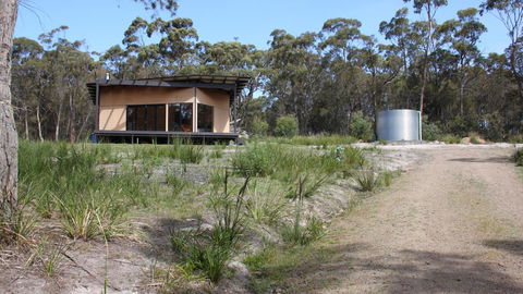 BAY OF FIRES ECO HUT Off Grid Experience At Binalong Bay - Accommodation NSW 20