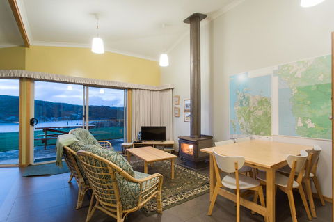 Arthur Riverfront And Sea Lodge Downstream - Accommodation NSW 5