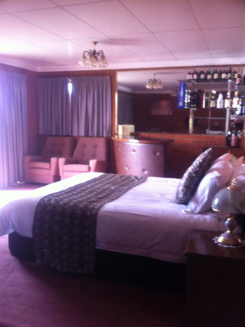 The Waterloo Hotel - Accommodation NSW 9