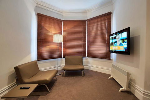 Ikon Hotel - Accommodation NSW 20