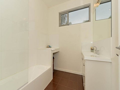 Cloudy Bay Lagoon Estate - Accommodation NSW 15