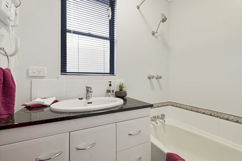 Aruba Apartments - Accommodation NSW 5