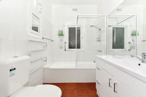 Cimitiere By The Park - Accommodation NSW 7