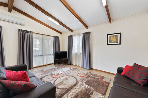 High Country Holiday Park - Accommodation NSW 9
