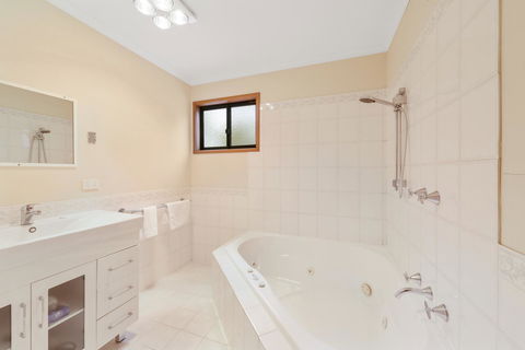 High Country Holiday Park - Accommodation NSW 12