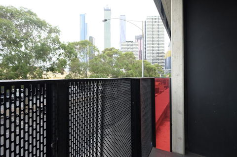 Mono Apartments On Franklin Street - Accommodation NSW 4