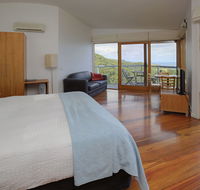 Chris's Beacon Point Restaurant  Villas - Accommodation NSW
