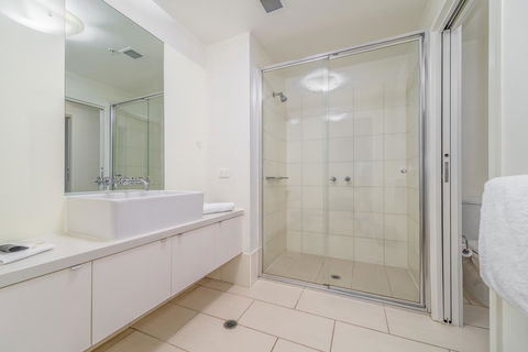 Waterfront Melbourne Apartments - Accommodation NSW 32