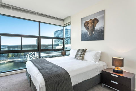Waterfront Melbourne Apartments - Accommodation NSW 7