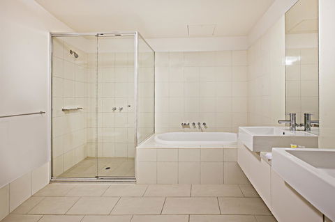 Waterfront Melbourne Apartments - Accommodation NSW 34