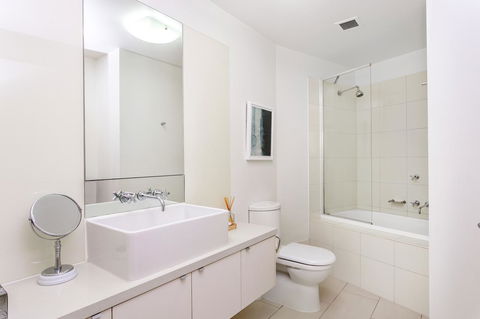 Waterfront Melbourne Apartments - Accommodation NSW 37