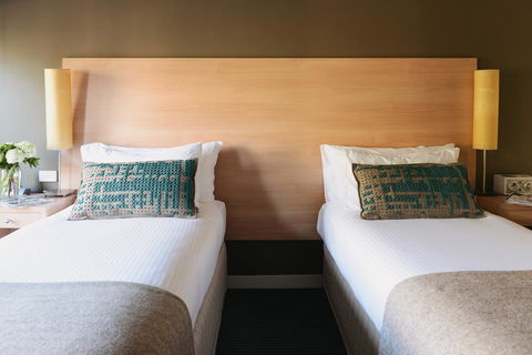 Saint Kilda Beach Hotel - Formerly Rydges St Kilda - Accommodation NSW 8