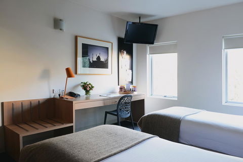 Saint Kilda Beach Hotel - Formerly Rydges St Kilda - Accommodation NSW 13