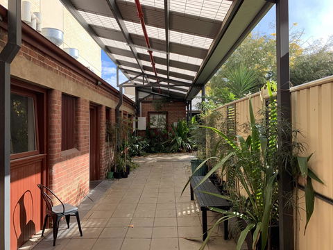 CROWN CENTRAL BUSINESS DISTRICT MOTEL - NO UNDER 18s - Accommodation NSW 3