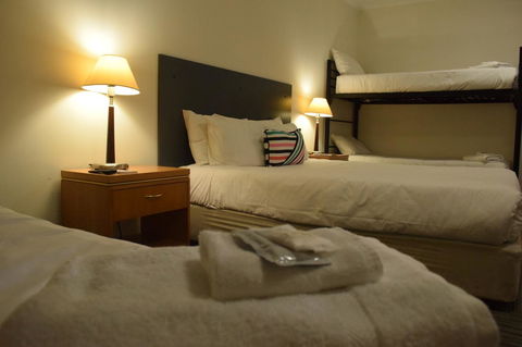 CROWN CENTRAL BUSINESS DISTRICT MOTEL - NO UNDER 18s - Accommodation NSW 38