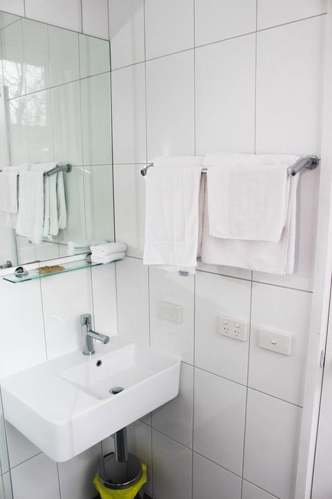 CROWN CENTRAL BUSINESS DISTRICT MOTEL - NO UNDER 18s - Accommodation NSW 42