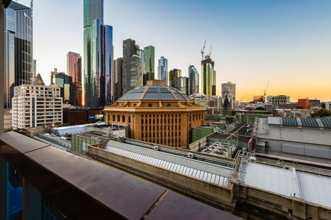 Auguste, Melbourne CBD Private Accommodation With Parking - Accommodation NSW 5