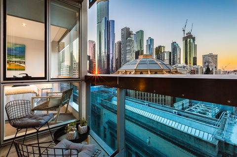 Auguste, Melbourne CBD Private Accommodation With Parking - Accommodation NSW 1