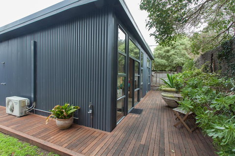 The Love Shack - Romantic Bungalow - Accommodation NSW 1