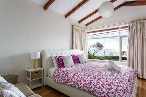 Beach Front Beauty - Ocean Front Views - Accommodation NSW 9