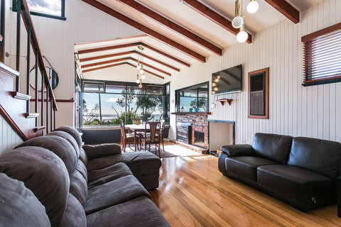 Beach Front Beauty - Ocean Front Views - Accommodation NSW 6