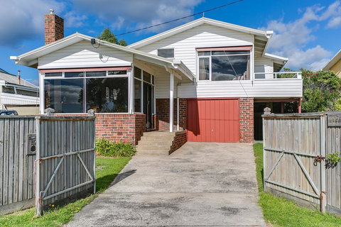 Beach Front Beauty - Ocean Front Views - Accommodation NSW 17