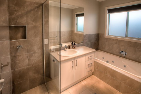 Luxury Abalina Cottages - Accommodation NSW 10