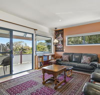 Black Dolphin Beach Penthouse - Accommodation NSW