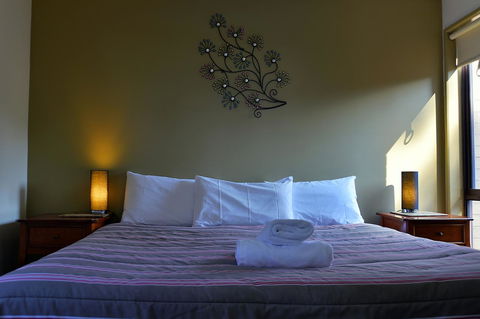 Executive Hideaway - Accommodation NSW 28