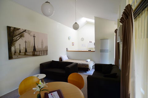 Executive Hideaway - Accommodation NSW 15
