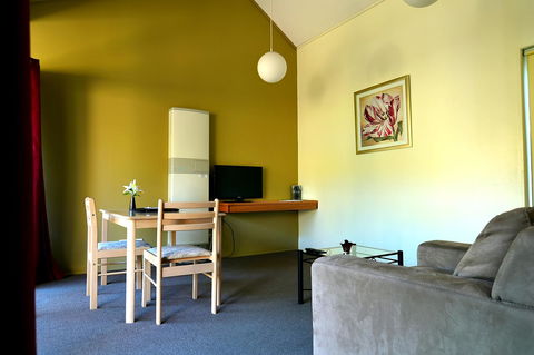 Executive Hideaway - Accommodation NSW 26